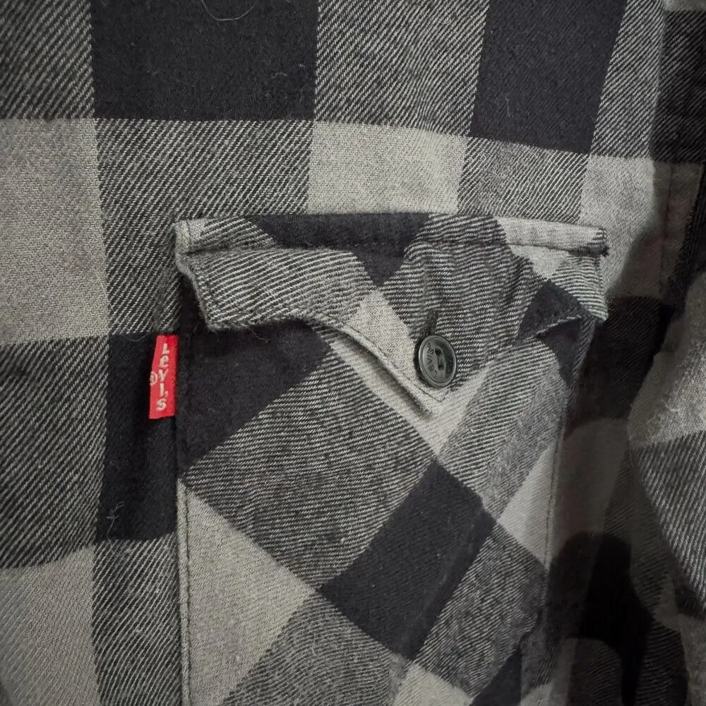 Levi’s Men’s Small Gray Black Buffalo Plaid Flannel Shirt Long Sleeve Button Up
